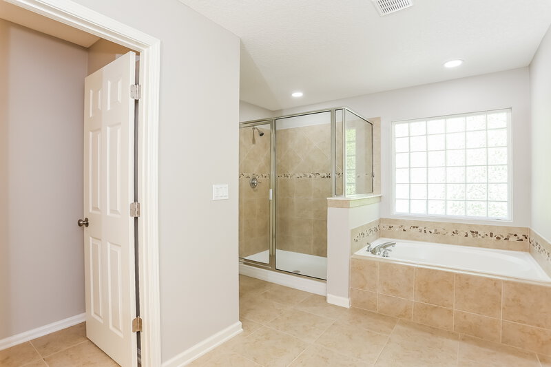 2,795/Mo, 342 Candlebark Dr Jacksonville, FL 32225 Main Bathroom View 2