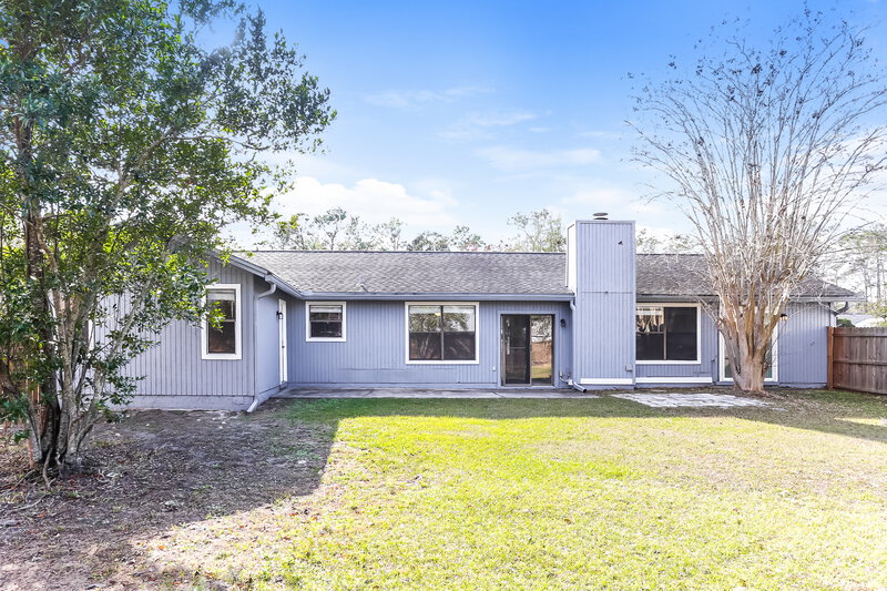 1,700/Mo, 8539 Echoridge Ct Jacksonville, FL 32244 Rear View
