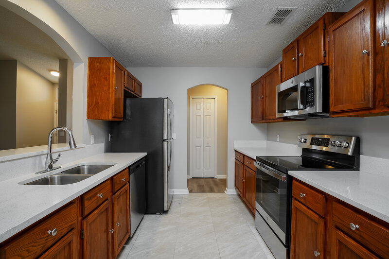 2,730/Mo, 2826 Affirmed Ct Green Cove Springs, FL 32043 Kitchen View