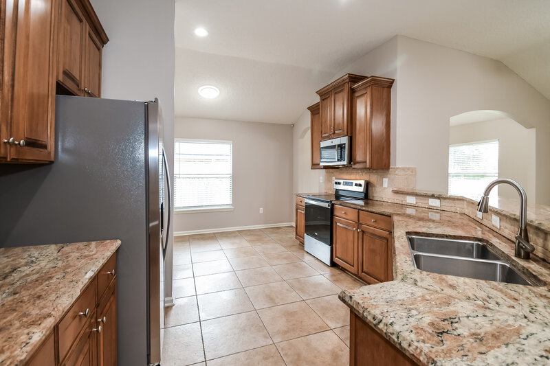 1,830/Mo, 2656 Creekfront Dr Green Cove Springs, FL 32043 Kitchen View 2