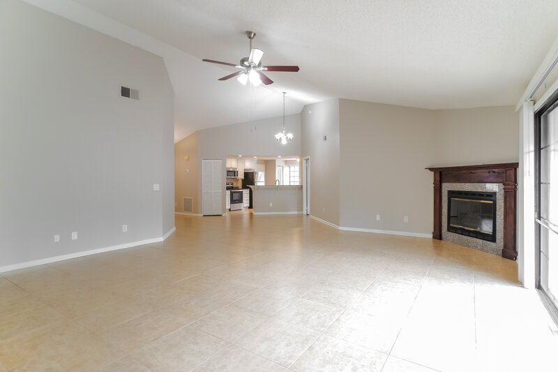 2,205/Mo, 11284 Southbury Pl Jacksonville, FL 32257 Living Room View 3