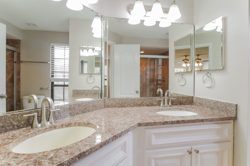 2,205/Mo, 11284 Southbury Pl Jacksonville, FL 32257 Main Bathroom View