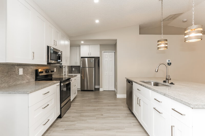 2,265/Mo, 2623 Cobblestone Forest Cir E Jacksonville, FL 32225 Kitchen View