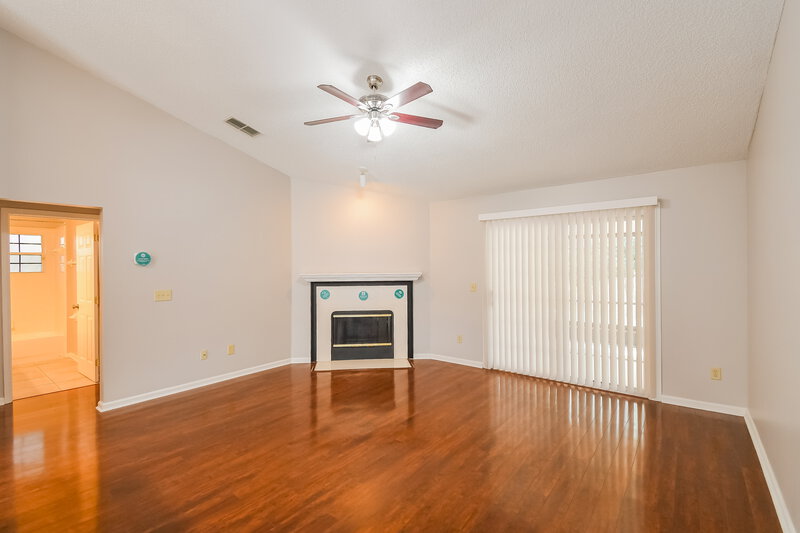 2,070/Mo, 9348 Cumberland Station Dr Jacksonville, FL 32257 Living Room View 2