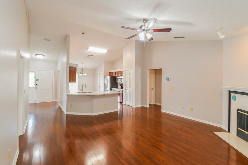 2,070/Mo, 9348 Cumberland Station Dr Jacksonville, FL 32257 Living Room View 3