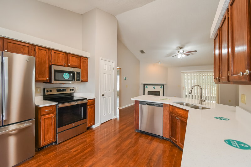 2,070/Mo, 9348 Cumberland Station Dr Jacksonville, FL 32257 Kitchen View