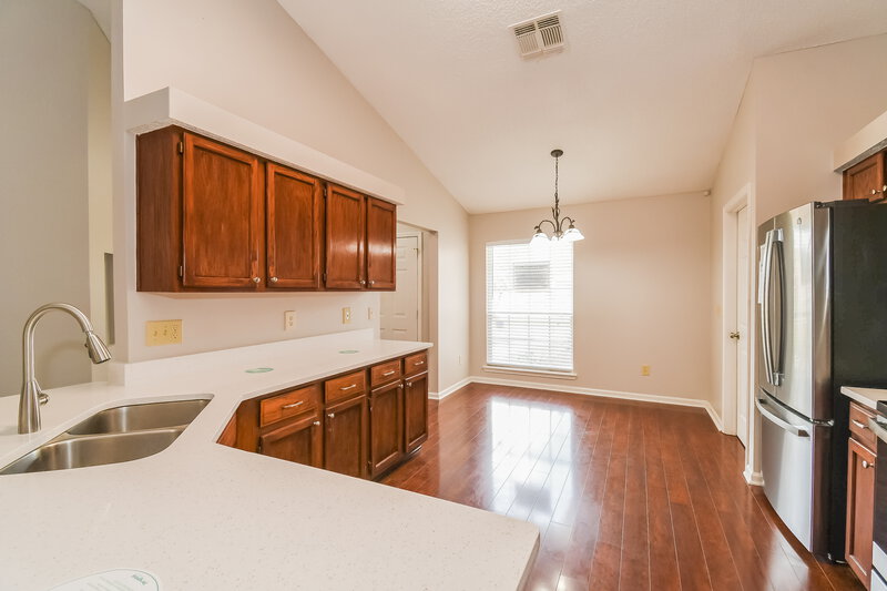 2,070/Mo, 9348 Cumberland Station Dr Jacksonville, FL 32257 Kitchen View 2