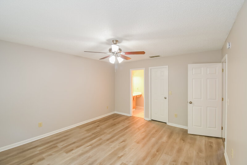 2,070/Mo, 9348 Cumberland Station Dr Jacksonville, FL 32257 Main Bedroom View 2