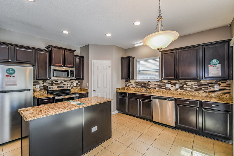 2,470/Mo, 211 Buck Run Way Saint Augustine, FL 32092 Kitchen View 2