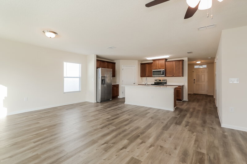 1,885/Mo, 2044 Pebble Point Dr Green Cove Springs, FL 32043 Living Room View