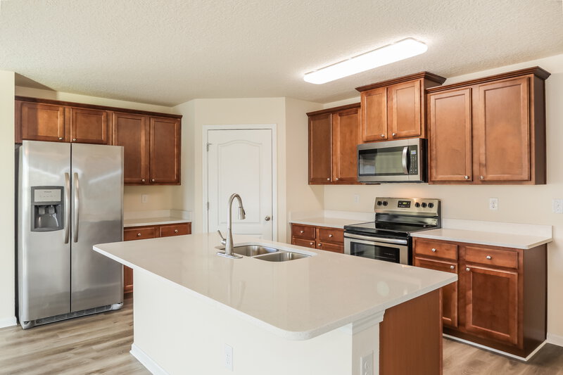 1,885/Mo, 2044 Pebble Point Dr Green Cove Springs, FL 32043 Kitchen View 2