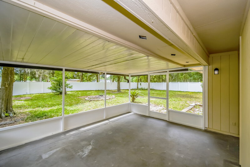 1,900/Mo, 1350 Pawnee St Orange Park, FL 32065 Sun Room View