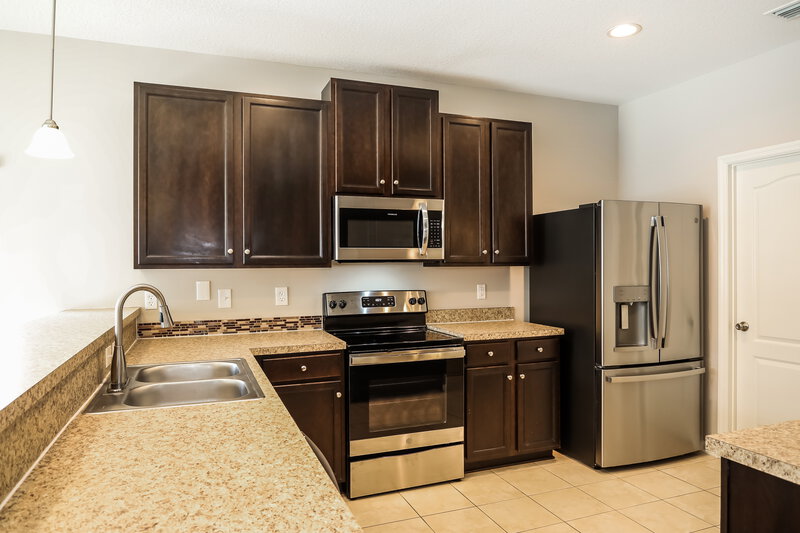 1,975/Mo, 1608 Harvest Cove Dr Middleburg, FL 32068 Kitchen View 2