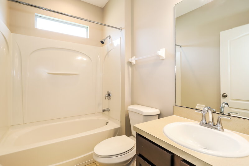 1,975/Mo, 1608 Harvest Cove Dr Middleburg, FL 32068 Bathroom View
