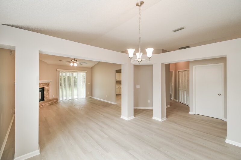 1,920/Mo, 2066 Tanager Dr Orange Park, FL 32073 Dining Room View