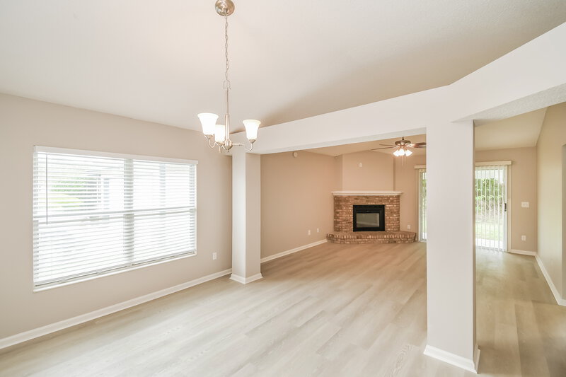 1,920/Mo, 2066 Tanager Dr Orange Park, FL 32073 Dining Room View 2