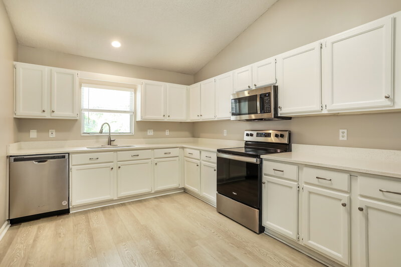 1,965/Mo, 2066 Tanager Dr Orange Park, FL 32073 Kitchen View