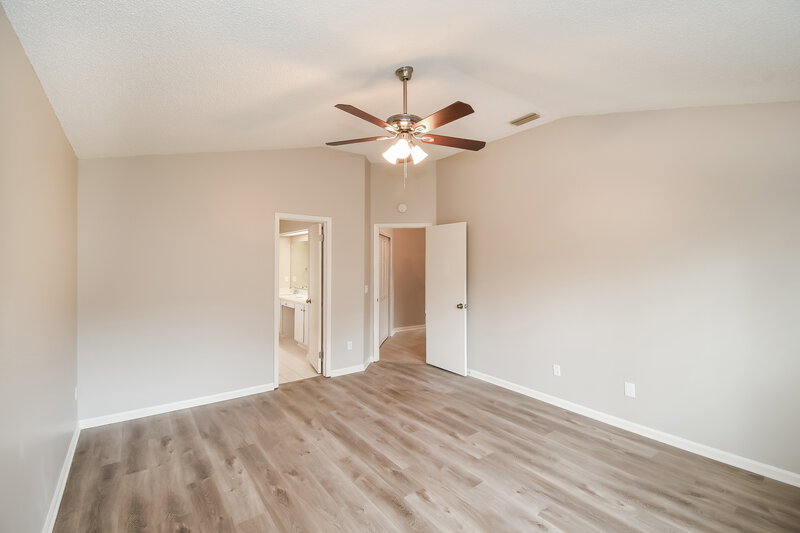 1,920/Mo, 2066 Tanager Dr Orange Park, FL 32073 Main Bedroom View