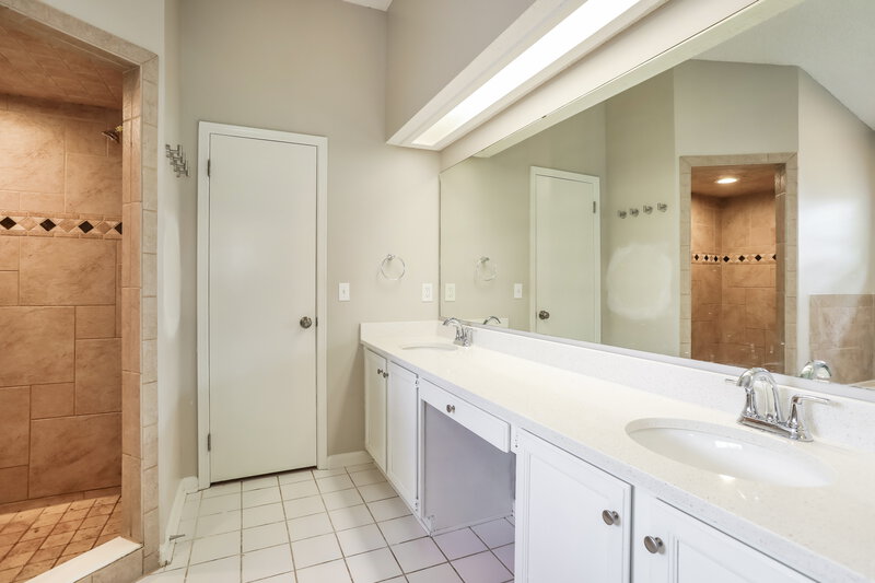 1,965/Mo, 2066 Tanager Dr Orange Park, FL 32073 Main Bathroom View