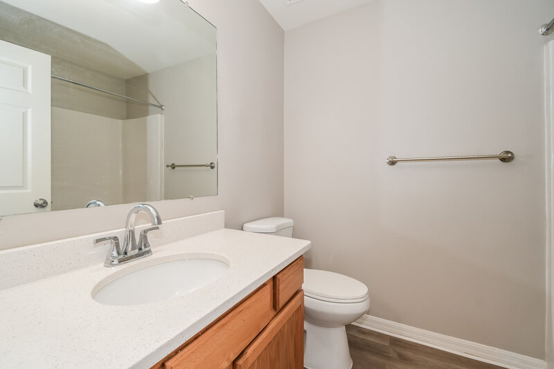 1,730/Mo, 3624 Alec Dr Middleburg, FL 32068 Bathroom View