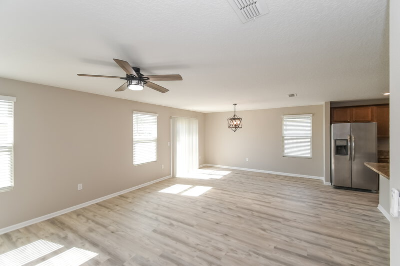 1,945/Mo, 2283 Pebble Point Dr Green Cove Springs, FL 32043 Living Room View 3