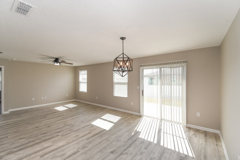1,945/Mo, 2283 Pebble Point Dr Green Cove Springs, FL 32043 Dining Room View 2