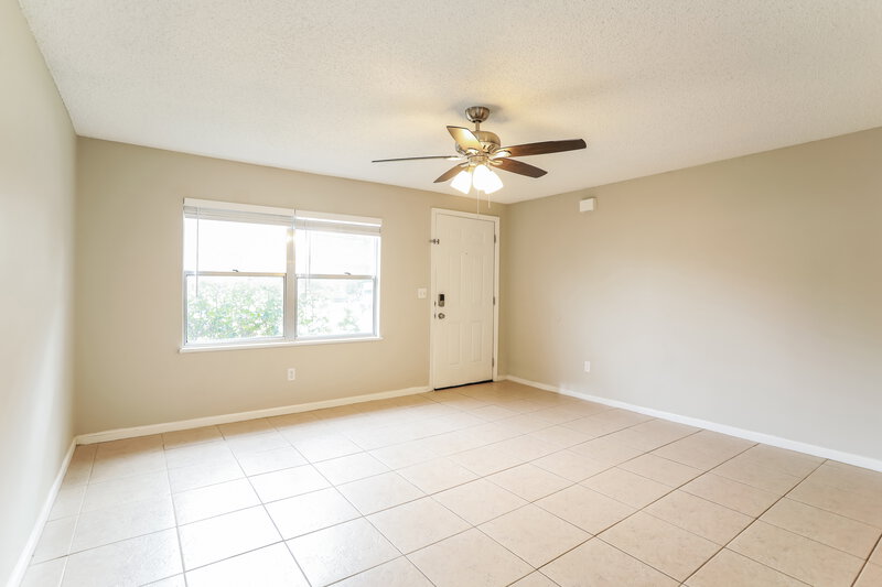 1,670/Mo, 10918 Key Coral Dr Jacksonville, FL 32218 Living Room View