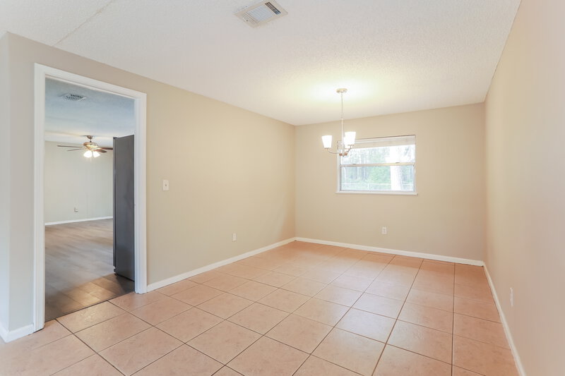 1,670/Mo, 10918 Key Coral Dr Jacksonville, FL 32218 Living Room View 3