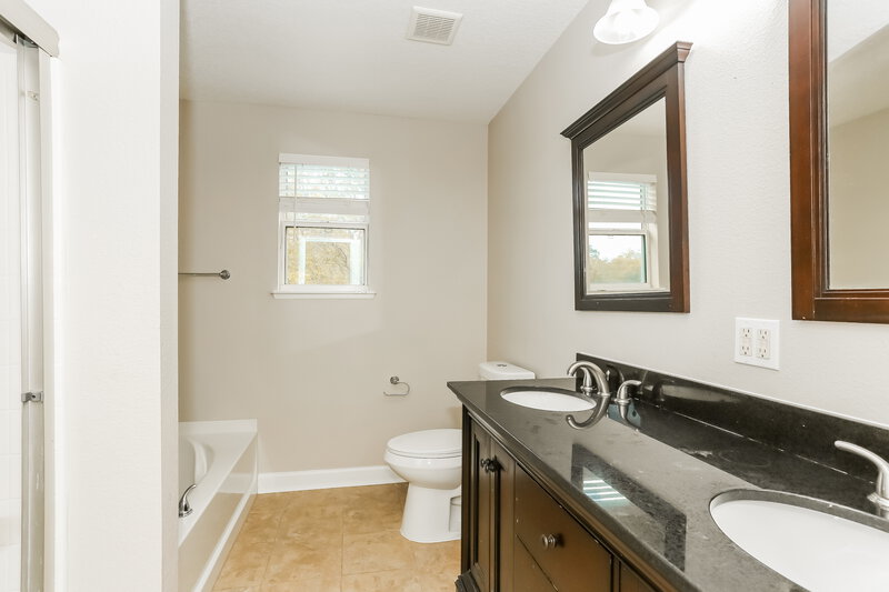 2,505/Mo, 9350 Caracara Dr Jacksonville, FL 32210 Main Bathroom View