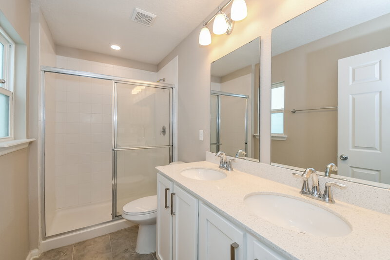 2,205/Mo, 14752 Bartram Creek Blvd Jacksonville, FL 32259 Main Bathroom View