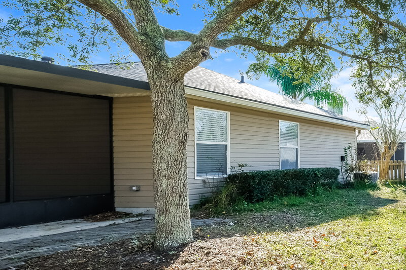 1,810/Mo, 13556 Ashford Wood Ct E Jacksonville, FL 32218 Rear View 2