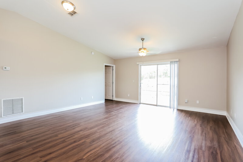 1,880/Mo, 8241 Dover Cliff Ct Jacksonville, FL 32244 Living Room View