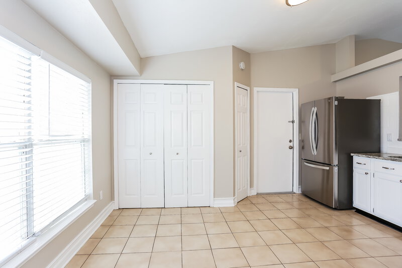 1,880/Mo, 8241 Dover Cliff Ct Jacksonville, FL 32244 Dining Room View