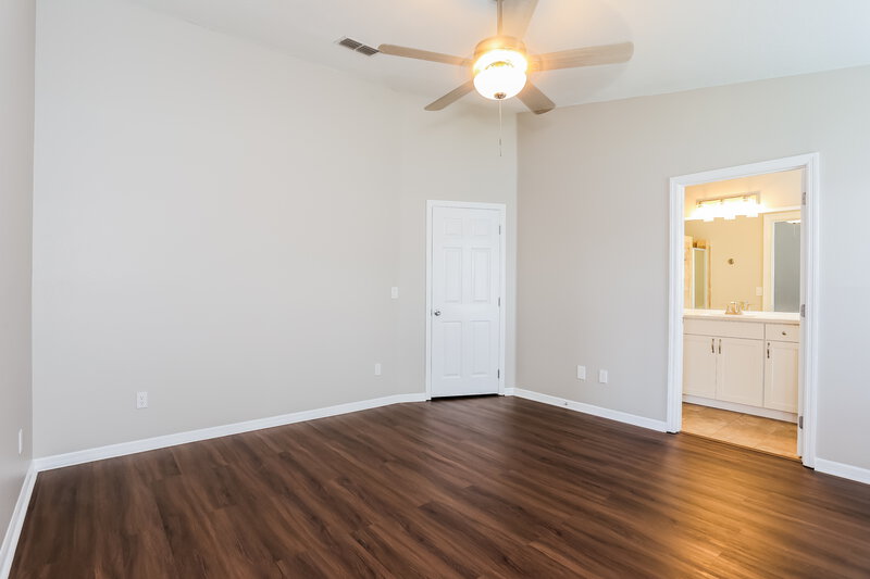1,880/Mo, 8241 Dover Cliff Ct Jacksonville, FL 32244 Main Bedroom View