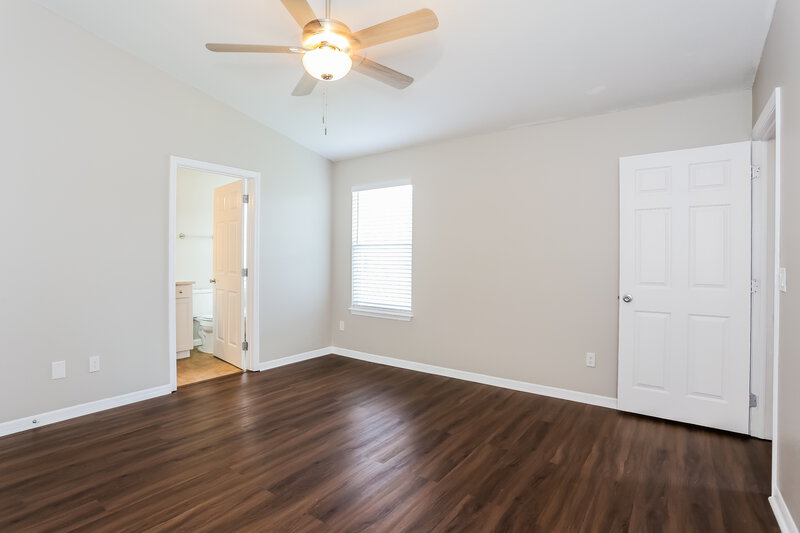 1,880/Mo, 8241 Dover Cliff Ct Jacksonville, FL 32244 Main Bedroom View 2
