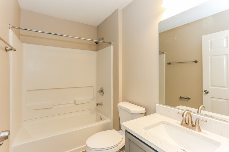 1,840/Mo, 3801 Ellaville Ct Jacksonville, FL 32218 Bathroom View