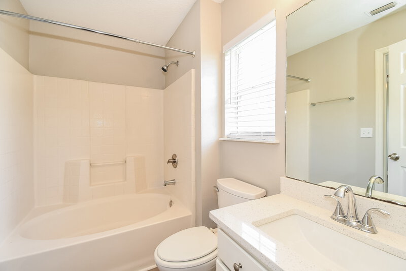 1,685/Mo, 7118 Newman Lake Ct Jacksonville, FL 32222 Main Bathroom View