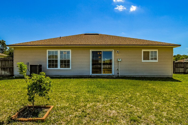 1,685/Mo, 7118 Newman Lake Ct Jacksonville, FL 32222 Rear View