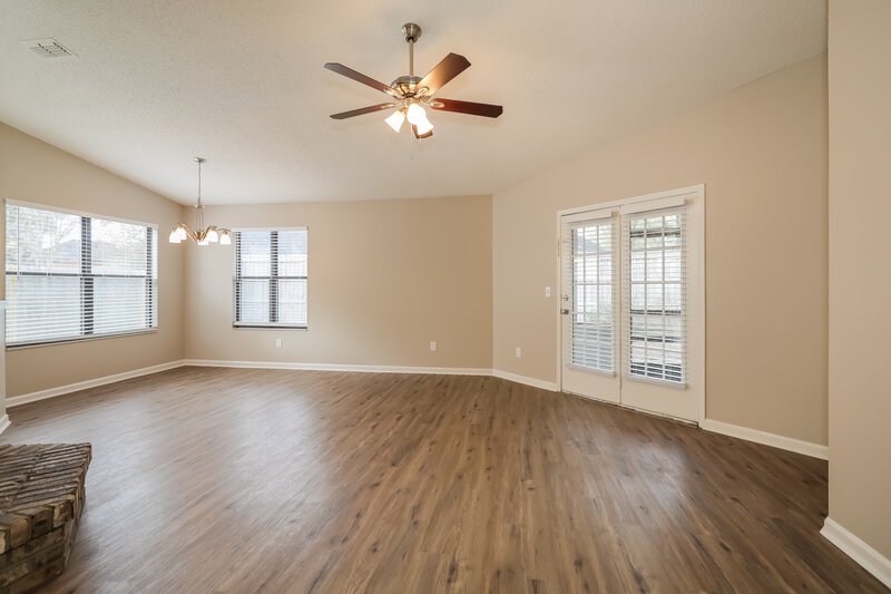 2,000/Mo, 4537 Trevi Dr Jacksonville, FL 32257 Living Room View 2