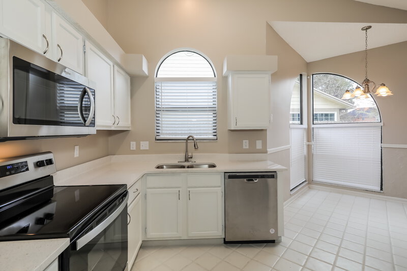 2,000/Mo, 4537 Trevi Dr Jacksonville, FL 32257 Kitchen View