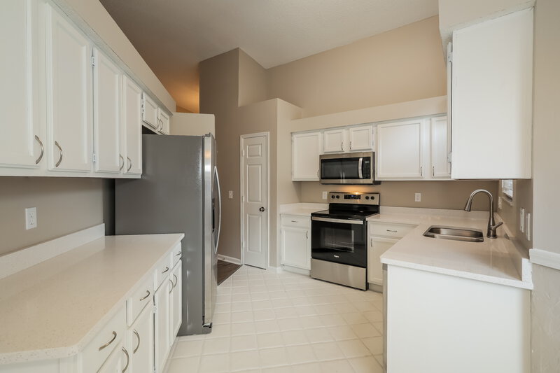 2,000/Mo, 4537 Trevi Dr Jacksonville, FL 32257 Kitchen View 2