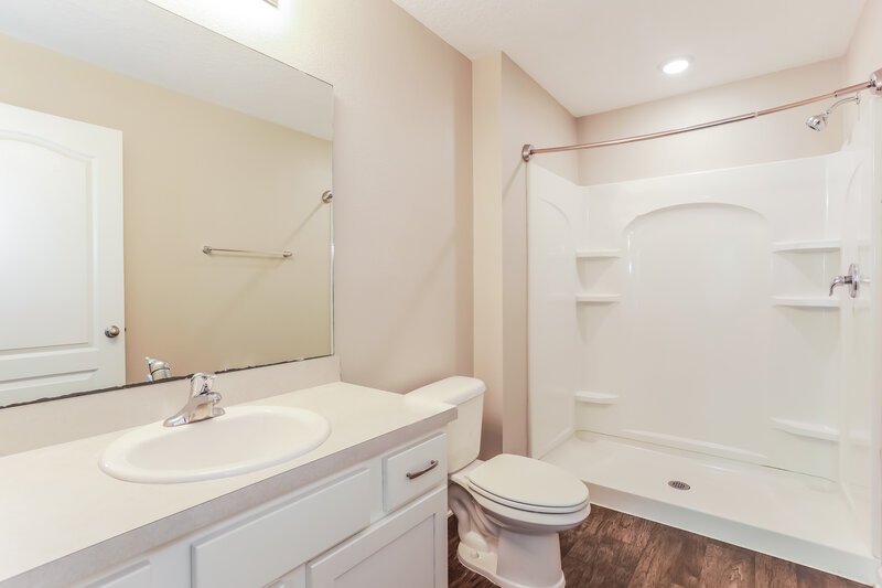 1,690/Mo, 2543 Bear Creek Way Green Cove Springs, FL 32043 Main Bathroom View