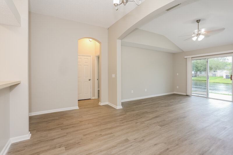1,725/Mo, 2894 Centerwood Dr N Jacksonville, FL 32218 Living Room View