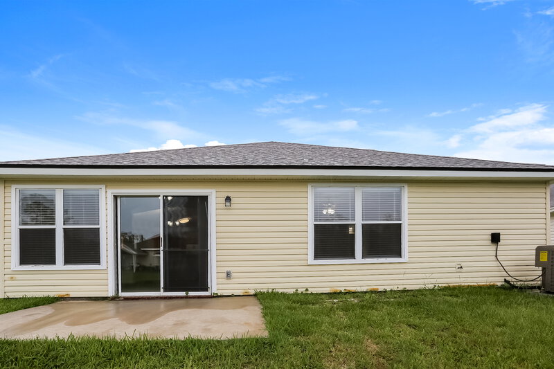 1,725/Mo, 2894 Centerwood Dr N Jacksonville, FL 32218 Rear View