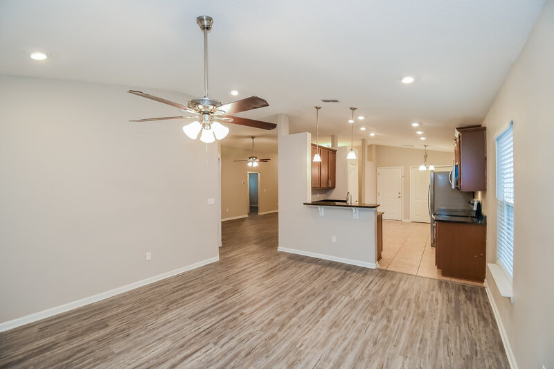 1,870/Mo, 9457 Wordsmith Way Jacksonville, FL 32222 Dining Room View 2