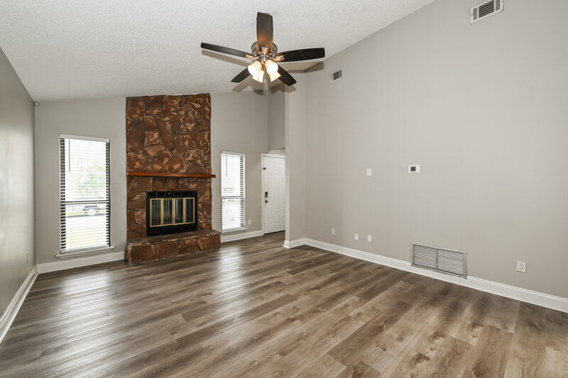 1,700/Mo, 8563 Goldeneye Ln Jacksonville, FL 32217 Living Room View 4