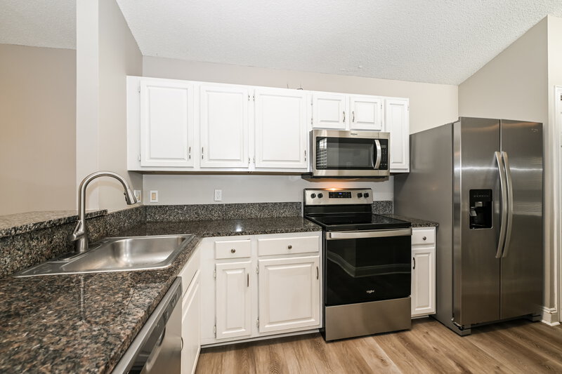 1,700/Mo, 8563 Goldeneye Ln Jacksonville, FL 32217 Kitchen View 2