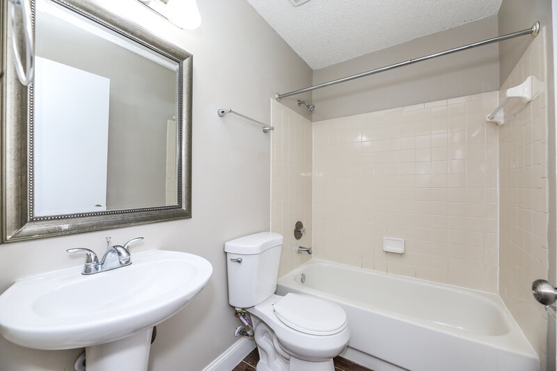 1,885/Mo, 12356 Sondra Cove Ct Jacksonville, FL 32225 Bathroom View