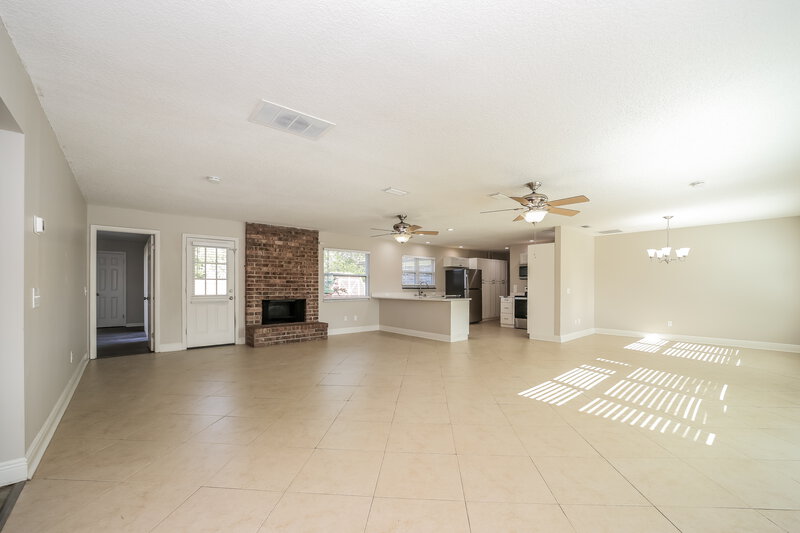 2,550/Mo, 3127 Watson Dr S Jacksonville, FL 32257 Living Room View