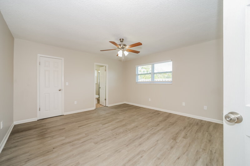 2,550/Mo, 3127 Watson Dr S Jacksonville, FL 32257 Main Bedroom View